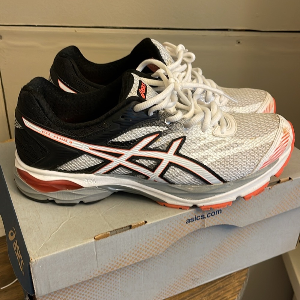 ASICS, almost new - Picture 2 of 5